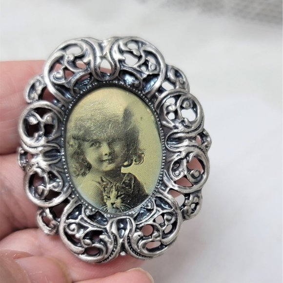 Vintage Pewter Finish Pin Brooch Photo Frame Oval - Picture 4 of 6